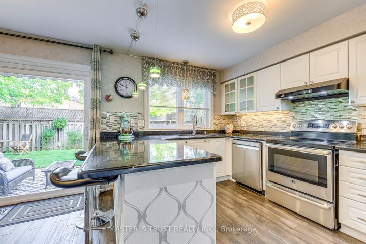 Photo 18 at 66 Snow Leopard Court, Wellington, Brampton