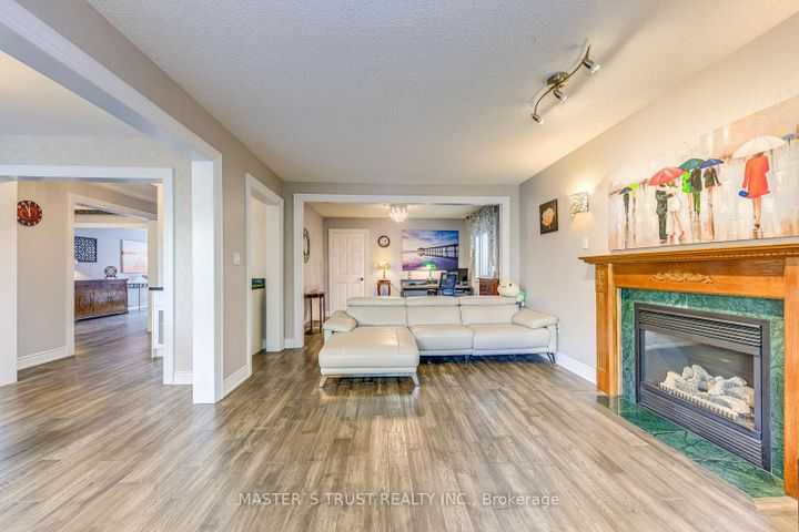 Photo 21 at 66 Snow Leopard Court, Wellington, Brampton