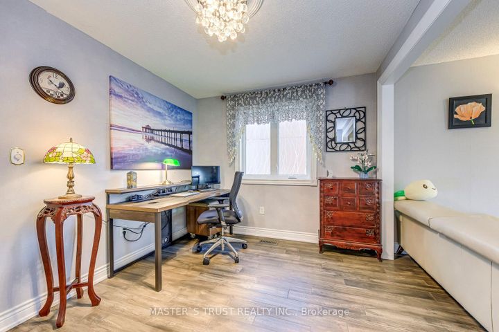 Photo 23 at 66 Snow Leopard Court, Wellington, Brampton