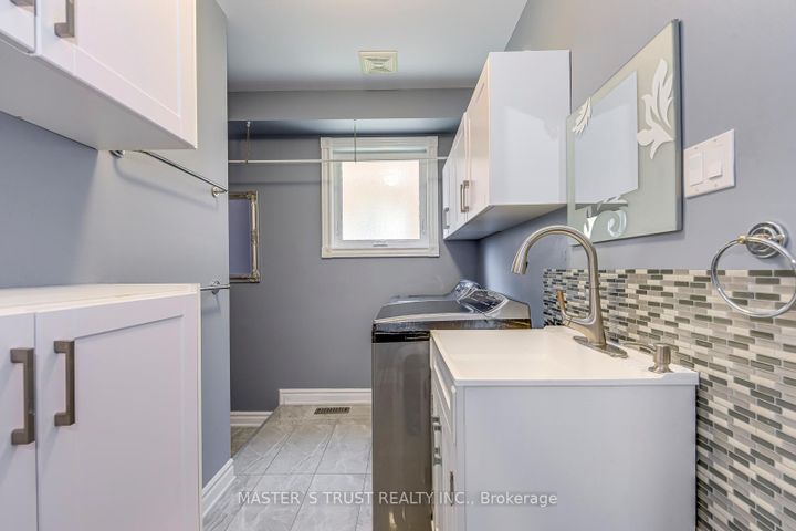 Photo 25 at 66 Snow Leopard Court, Wellington, Brampton