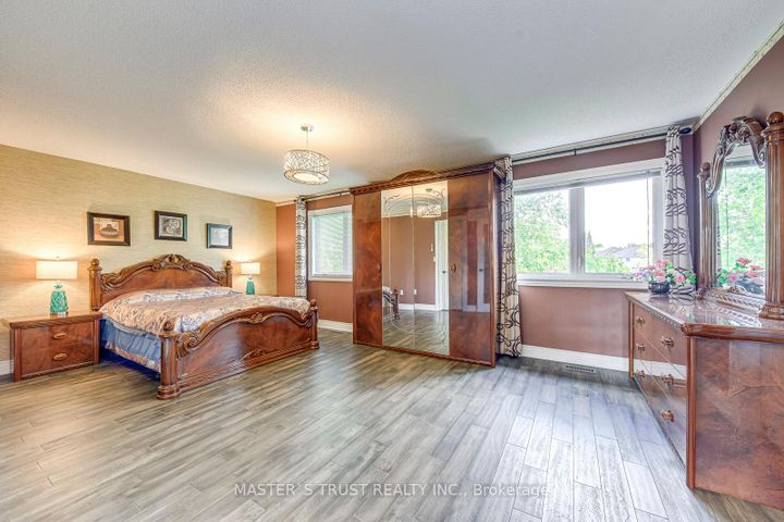 Photo 32 at 66 Snow Leopard Court, Wellington, Brampton