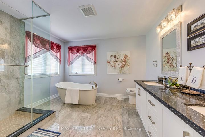 Photo 34 at 66 Snow Leopard Court, Wellington, Brampton