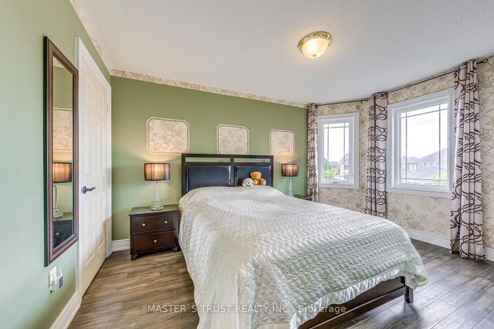 Photo 37 at 66 Snow Leopard Court, Wellington, Brampton