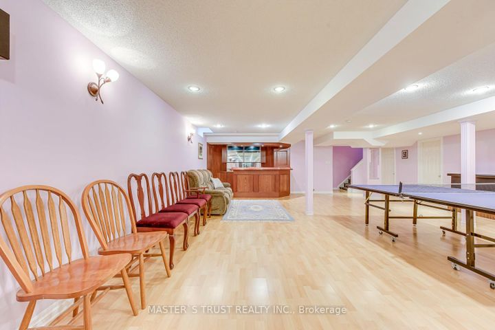 Photo 42 at 66 Snow Leopard Court, Wellington, Brampton