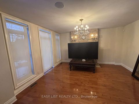 Photo 7 at 785 Clarence Street, Islington Woods, Vaughan