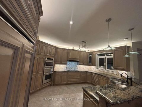 Photo 9 at 785 Clarence Street, Islington Woods, Vaughan