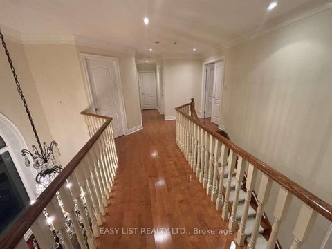 Photo 13 at 785 Clarence Street, Islington Woods, Vaughan