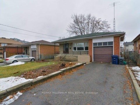 Photo 2 at 484 Drewry Avenue, Newtonbrook West, Toronto