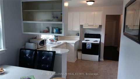 Photo 4 at 484 Drewry Avenue, Newtonbrook West, Toronto