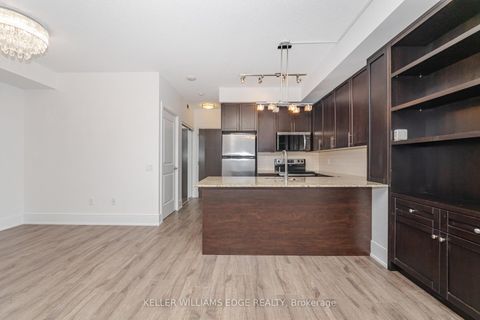 Photo 14 at 821 - 560 Front Street W, Waterfront Communities C1, Toronto