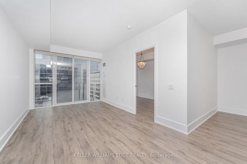 Photo 16 at 821 - 560 Front Street W, Waterfront Communities C1, Toronto