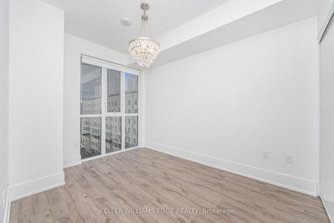 Photo 20 at 821 - 560 Front Street W, Waterfront Communities C1, Toronto