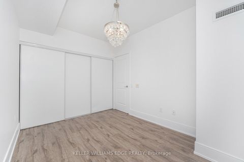 Photo 21 at 821 - 560 Front Street W, Waterfront Communities C1, Toronto