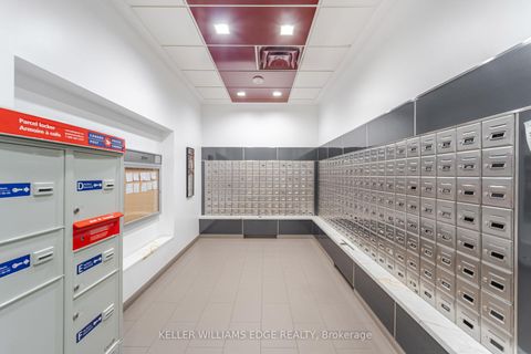 Photo 31 at 821 - 560 Front Street W, Waterfront Communities C1, Toronto