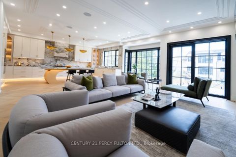 Photo 15 at 210 Homewood Avenue, Newtonbrook West, Toronto