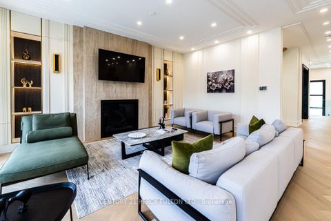 Photo 16 at 210 Homewood Avenue, Newtonbrook West, Toronto