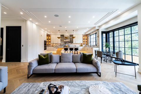 Photo 17 at 210 Homewood Avenue, Newtonbrook West, Toronto