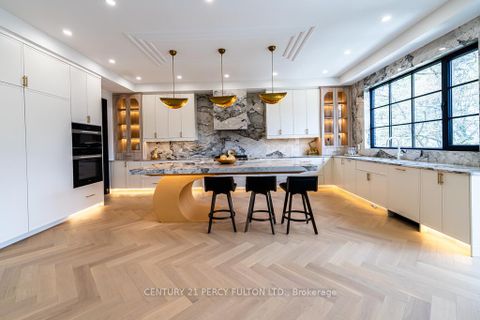 Photo 18 at 210 Homewood Avenue, Newtonbrook West, Toronto