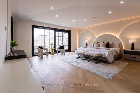 Photo 24 at 210 Homewood Avenue, Newtonbrook West, Toronto