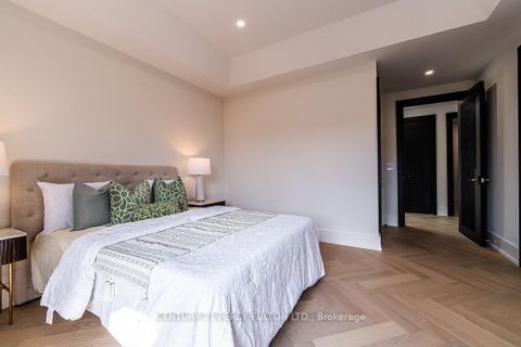 Photo 26 at 210 Homewood Avenue, Newtonbrook West, Toronto