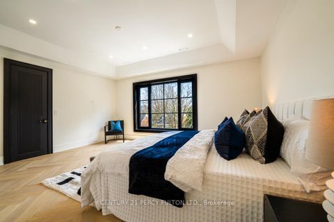 Photo 31 at 210 Homewood Avenue, Newtonbrook West, Toronto