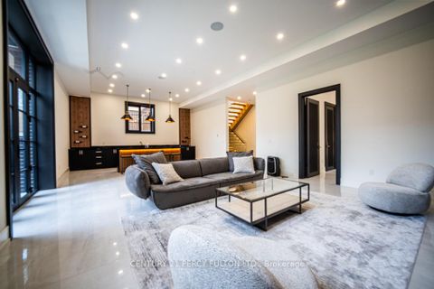 Photo 40 at 210 Homewood Avenue, Newtonbrook West, Toronto