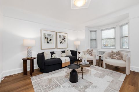 Photo 6 at 69 DENISON Avenue, Chinatown, Toronto