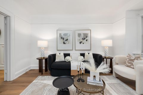 Photo 8 at 69 DENISON Avenue, Chinatown, Toronto