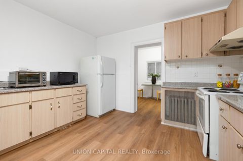 Photo 16 at 69 DENISON Avenue, Chinatown, Toronto