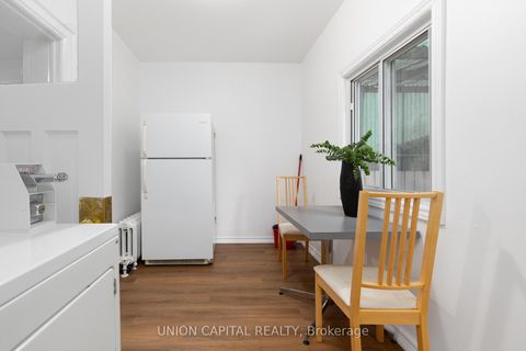 Photo 17 at 69 DENISON Avenue, Chinatown, Toronto