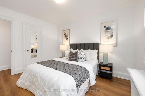 Photo 22 at 69 DENISON Avenue, Chinatown, Toronto