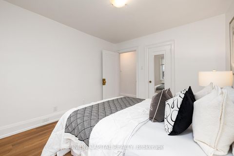 Photo 23 at 69 DENISON Avenue, Chinatown, Toronto