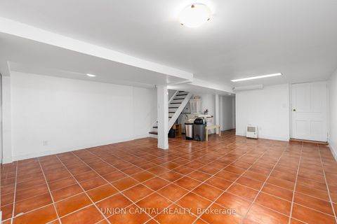 Photo 35 at 69 DENISON Avenue, Chinatown, Toronto