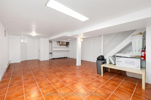 Photo 36 at 69 DENISON Avenue, Chinatown, Toronto