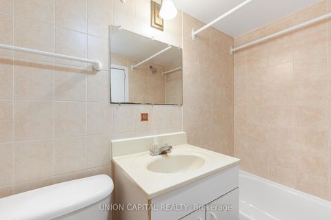 Photo 37 at 69 DENISON Avenue, Chinatown, Toronto