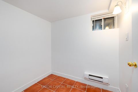 Photo 39 at 69 DENISON Avenue, Chinatown, Toronto