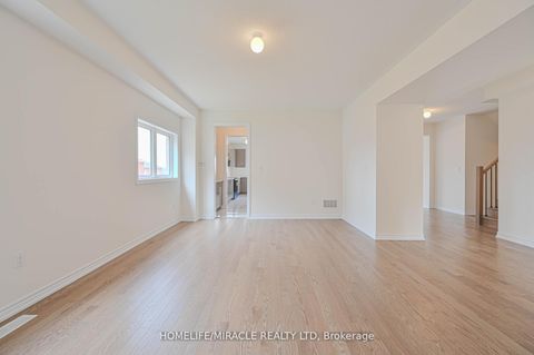 Photo 8 at 1653 Corsal Court, Alcona, Innisfil