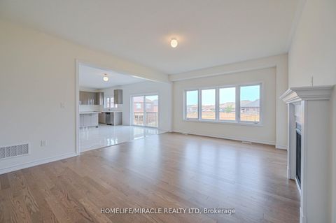 Photo 13 at 1653 Corsal Court, Alcona, Innisfil