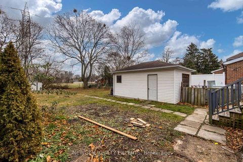 Photo 9 at 93 Ashbourne Drive, City Centre West, Toronto