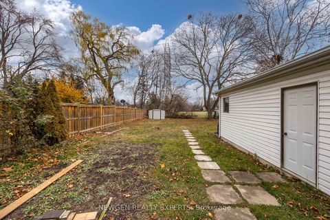 Photo 10 at 93 Ashbourne Drive, City Centre West, Toronto