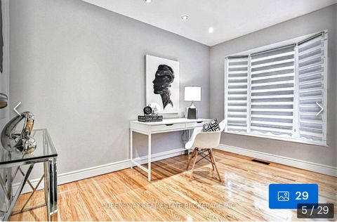 Photo 1 at 14 Fontainbleau Drive, Newtonbrook West, Toronto