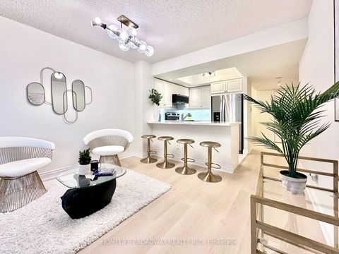 Photo 2 at 521 - 15 Northtown Way, Willowdale East, Toronto