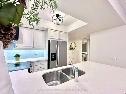 Photo 11 at 521 - 15 Northtown Way, Willowdale East, Toronto