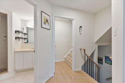 Photo 6 at 152 - 18 Clark Avenue W, Yorkhill, Vaughan