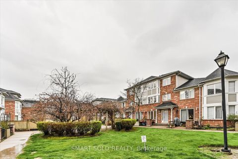 Photo 21 at 152 - 18 Clark Avenue W, Yorkhill, Vaughan