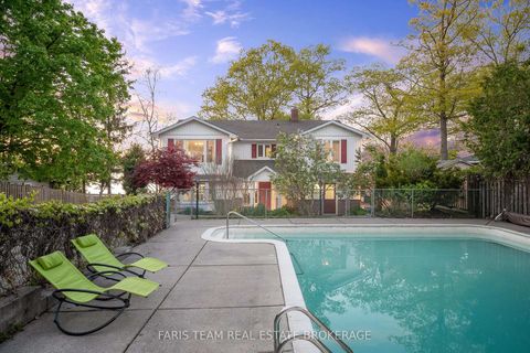 Photo 2 at 10 White Oaks Road, South Shore, Barrie