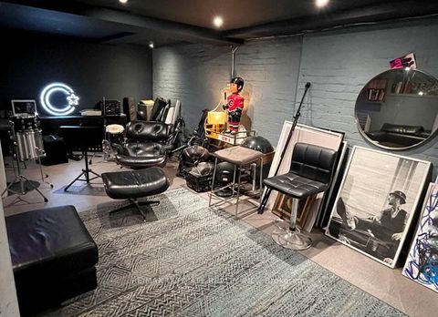 Photo 12 at 1078 Queen Street W, Bellwoods, Toronto