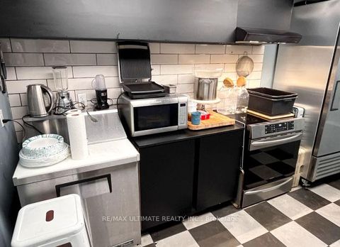 Photo 13 at 1078 Queen Street W, Bellwoods, Toronto