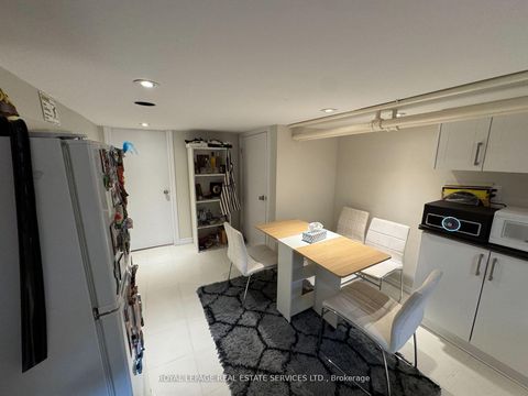 Photo 30 at 1565 Mount Pleasant Road, Lawrence Park North, Toronto