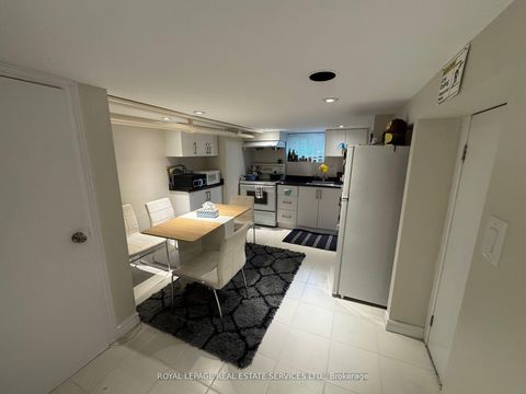 Photo 31 at 1565 Mount Pleasant Road, Lawrence Park North, Toronto